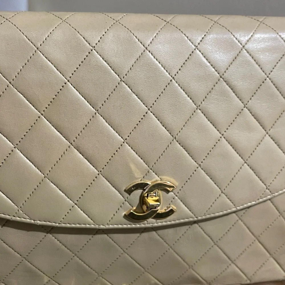 Auth CHANEL Beige Single Flap Shoulder Chain Bag 24k Gold CC Quilted Lambskin - Picture 5 of 11